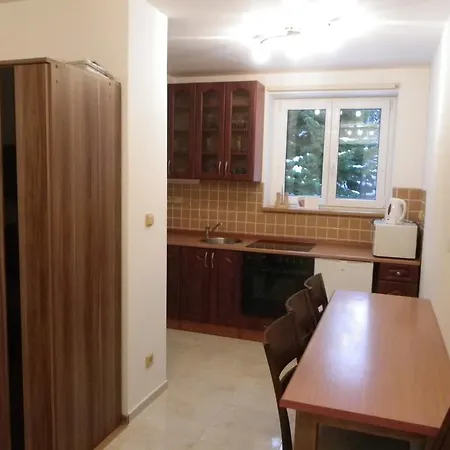 Em Διαμέρισμα *