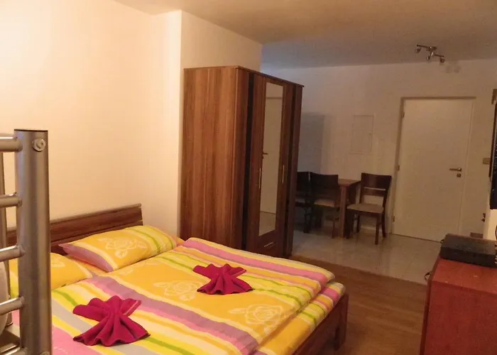 Apartment Em